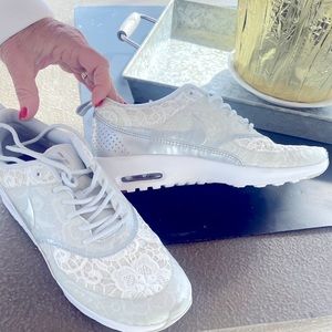 Nike women’s lace sneakers!